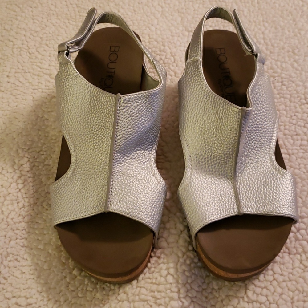 Corky wedges size 9